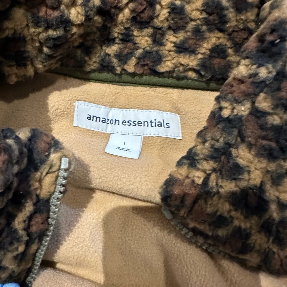 Amazon Essentials Leopard Print Fleece Jacket - Picture 2 of 4